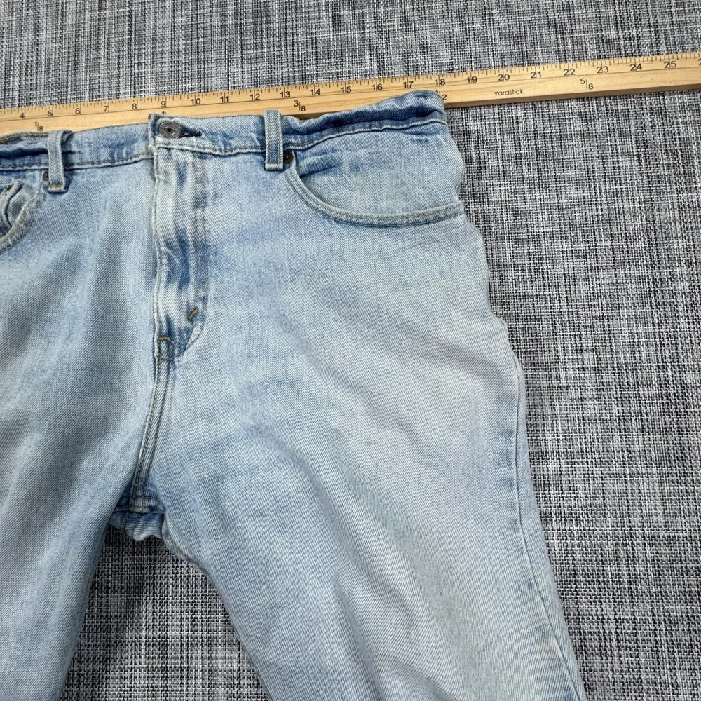 Levis *orders ship